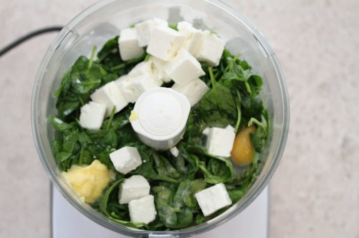 Feta cheese and spinach muffins - make this nutritious snack with these spinach and cheese muffins - tasty savoury muffins