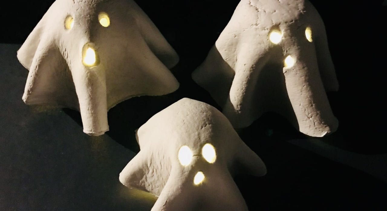 halloween crafts for kids - spooky ghost lights - feature image