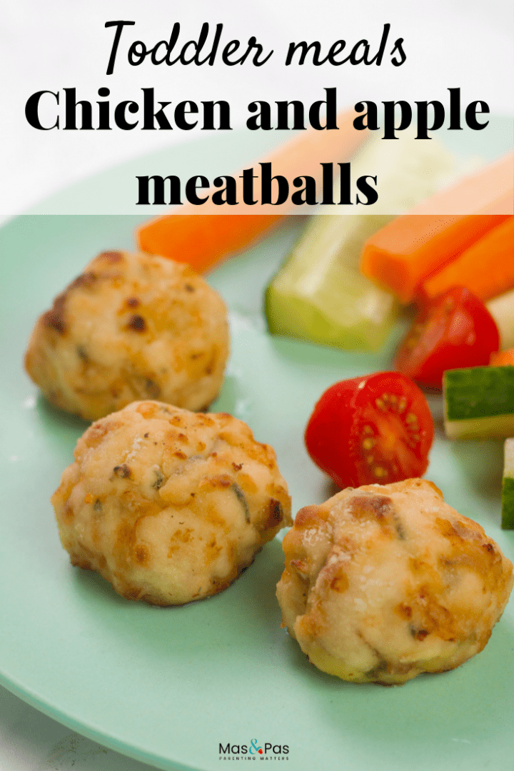 Chicken and apple meatballs - make these baked toddler meatballs for your next family dinner. Baked chicken and apple balls.
