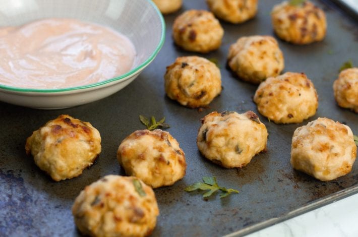Chicken and apple meatballs - make these baked toddler meatballs for your next family dinner. Baked chicken and apple balls.