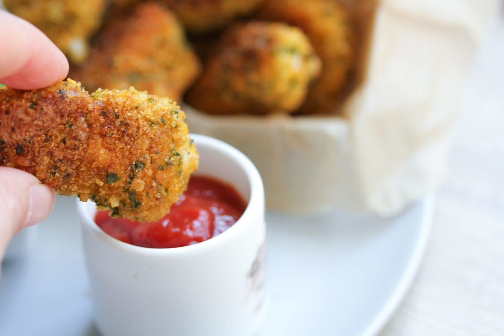 Gluten free chicken nuggets - healthy kids recipes - ready (23)