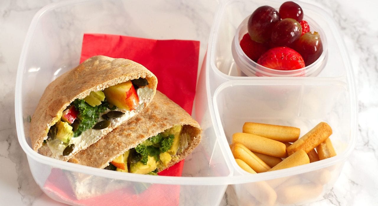 Lunch box ideas - lunch box sandwich - kale and apple pitta sandwich