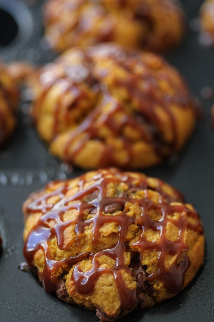 Pumpkin muffins - pumpkin and chocolate chip muffins - halloween recipes