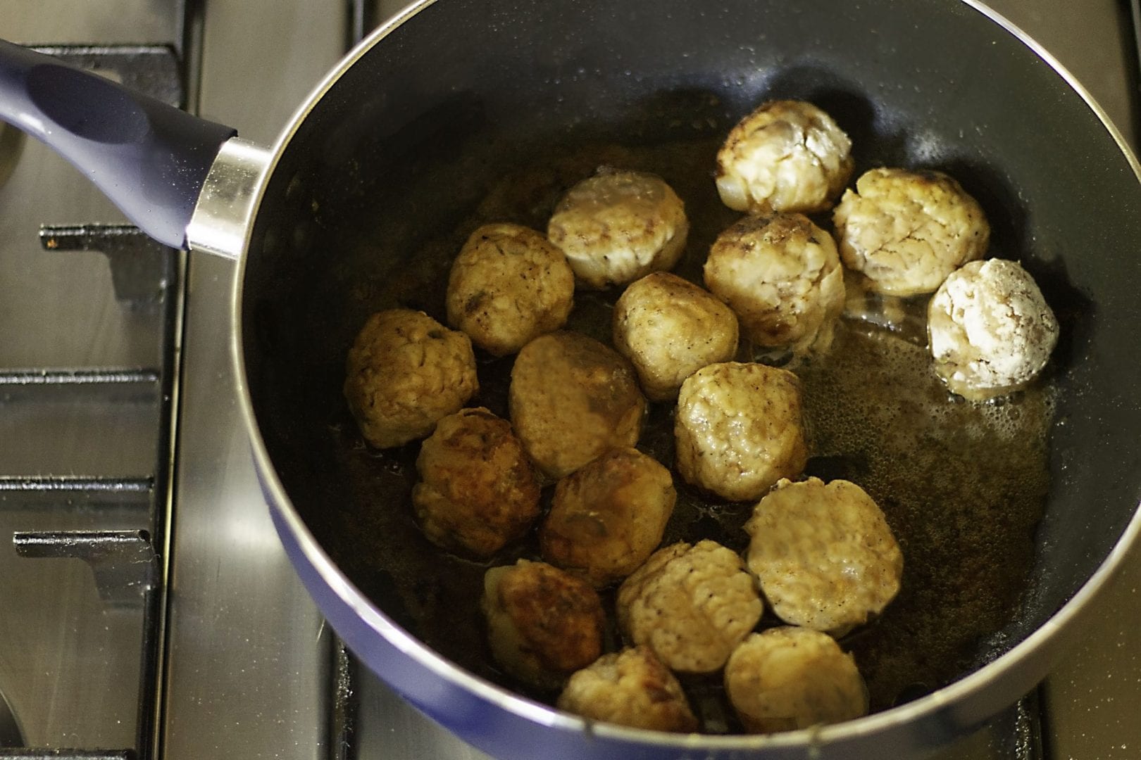 Yummy chicken and apple meatballs Toddler meals Mas & Pas