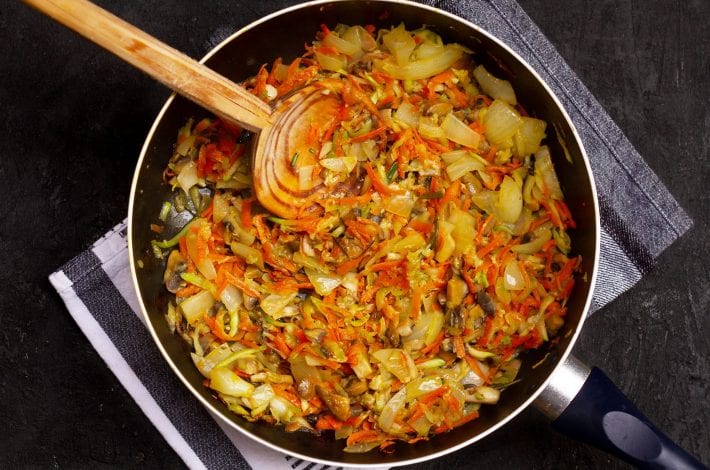 Try this easy cottage pie for toddlers that makes a great dinner for the whole family. You can replace beef with minced lamb to make it an easy shepherd's pie too