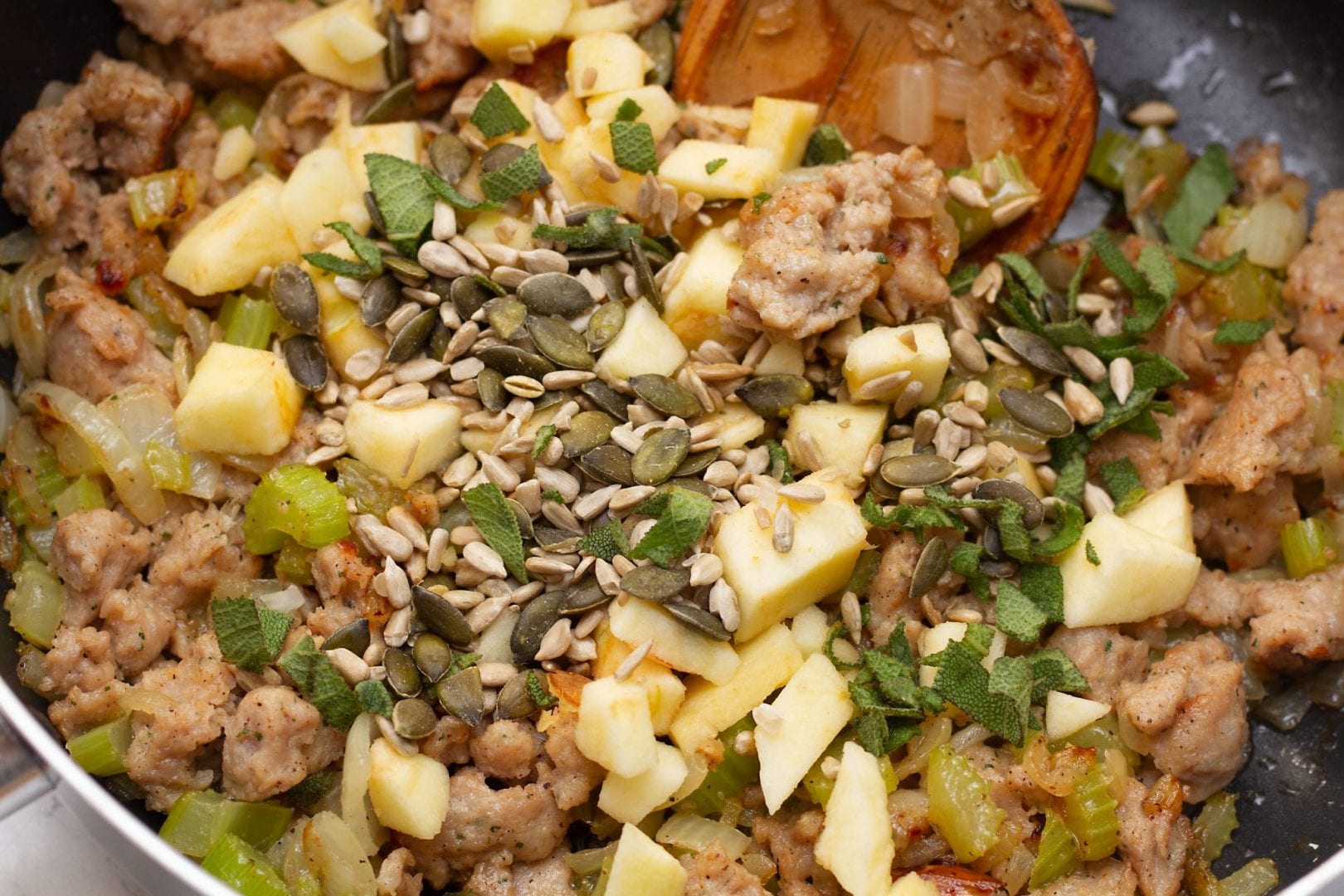 Stuffing recipes - Sausage and Apple Stuffing Muffins - Thanksgiving recipes - Christmas recipes