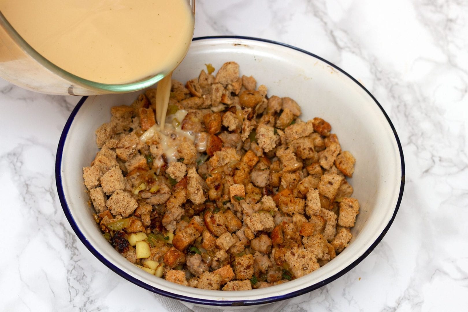 Stuffing recipes - Sausage and Apple Stuffing Muffins - Thanksgiving recipes - Christmas recipes