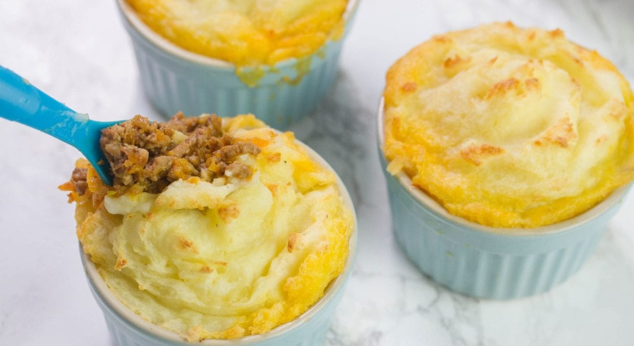 Try this easy cottage pie for toddlers that makes a great dinner for the whole family. You can replace beef with minced lamb to make it an easy shepherd's pie too