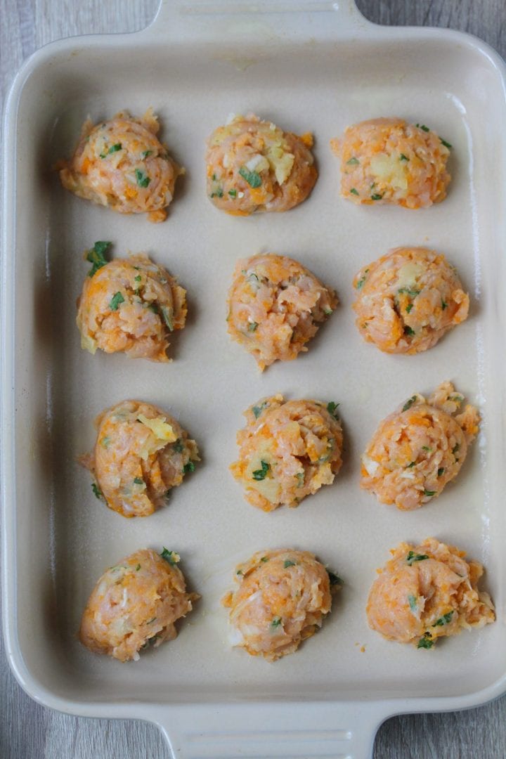 baby Christmas dinner - let your baby enjoy a Christmas dinner recipe as well by making these turkey meatballs
