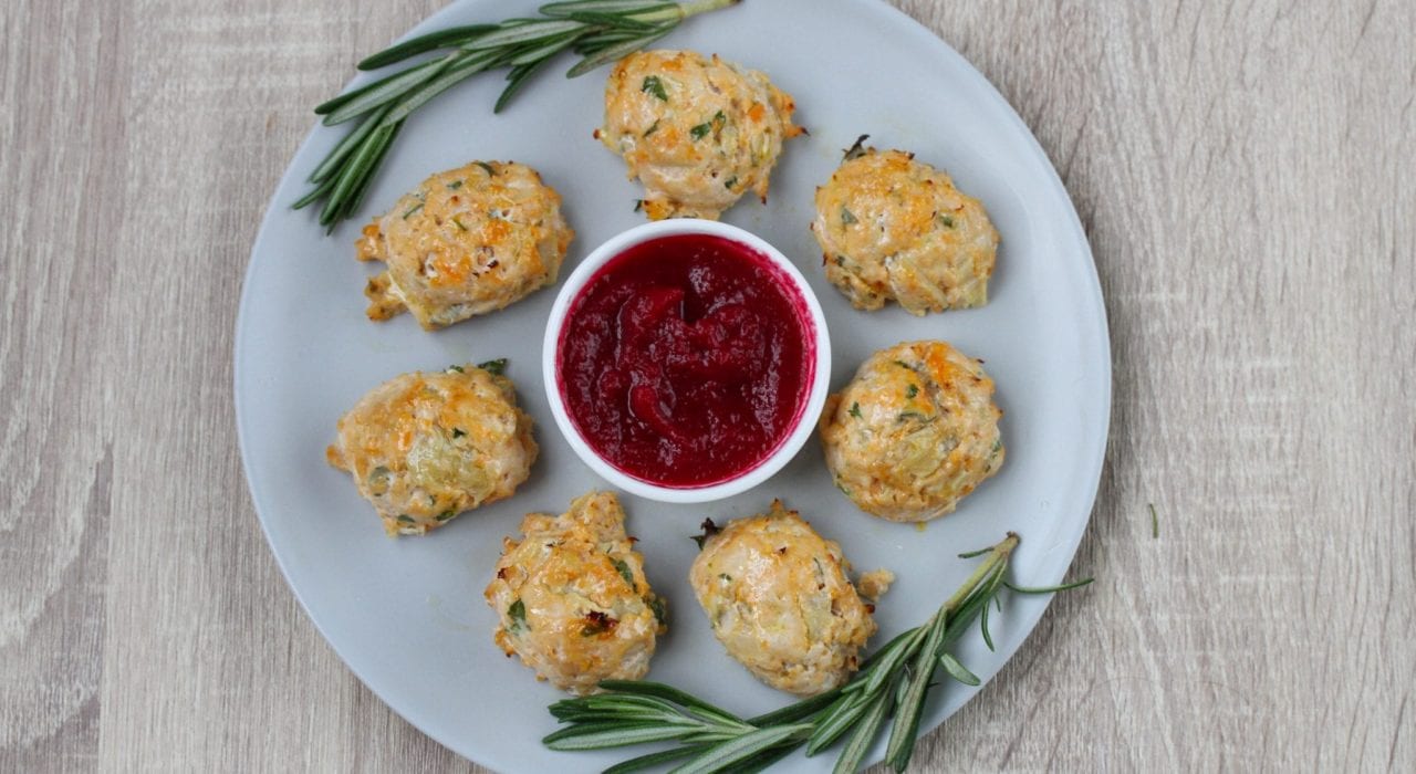 baby Christmas dinner - let your baby enjoy a Christmas dinner recipe as well by making these turkey meatballs