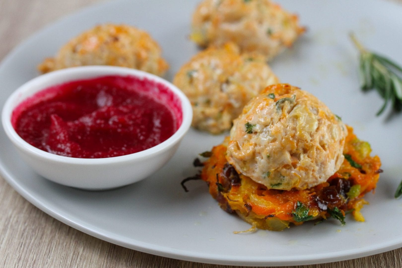 baby Christmas dinner - make these delicious turkey meatballs for baby's first Christmas dinner