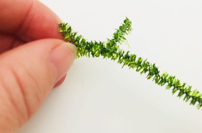 handmade christmas decorations - pipecleaner decorations