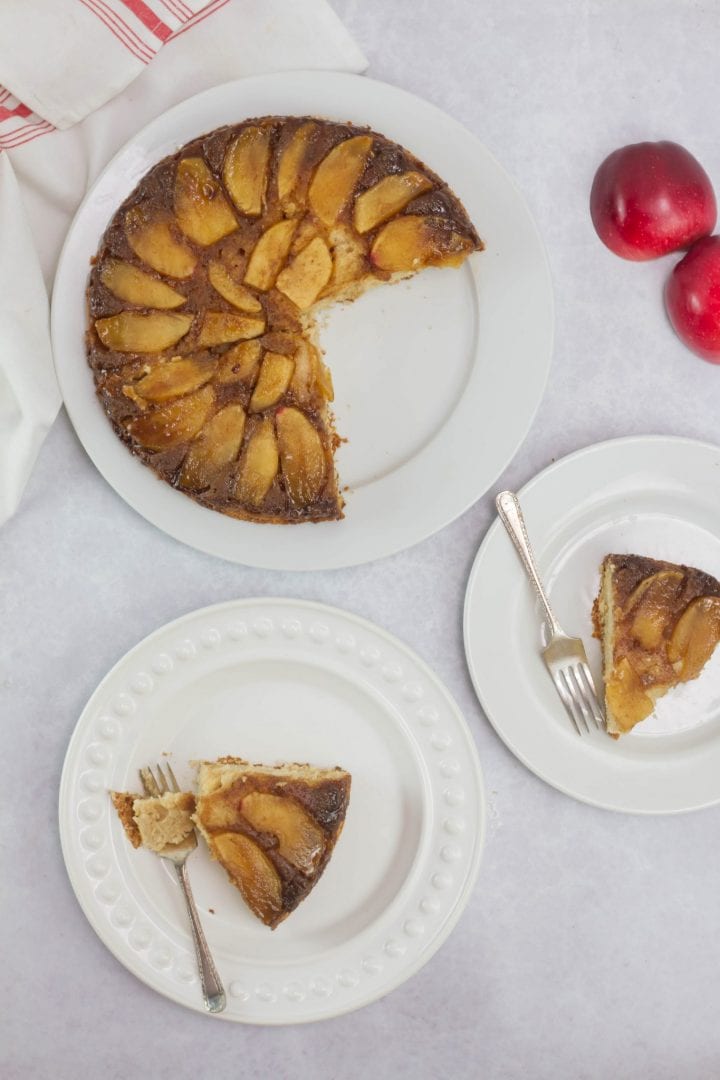 Apple upside down cake - kids will love flipping this apple upside down cake and enjoying this healthy kids treat