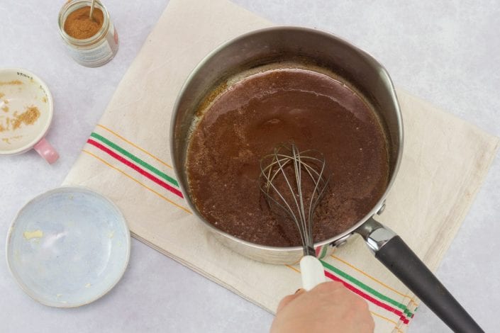 Apple upside down cake - kids will love flipping this apple upside down cake and enjoying this healthy kids treat