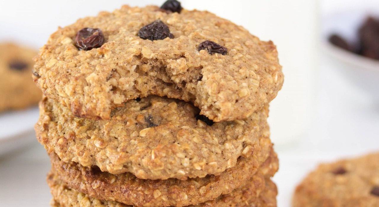 Banana oatmeal cookies - try these delicious gluten free cookies with banana oatmeal and raisins