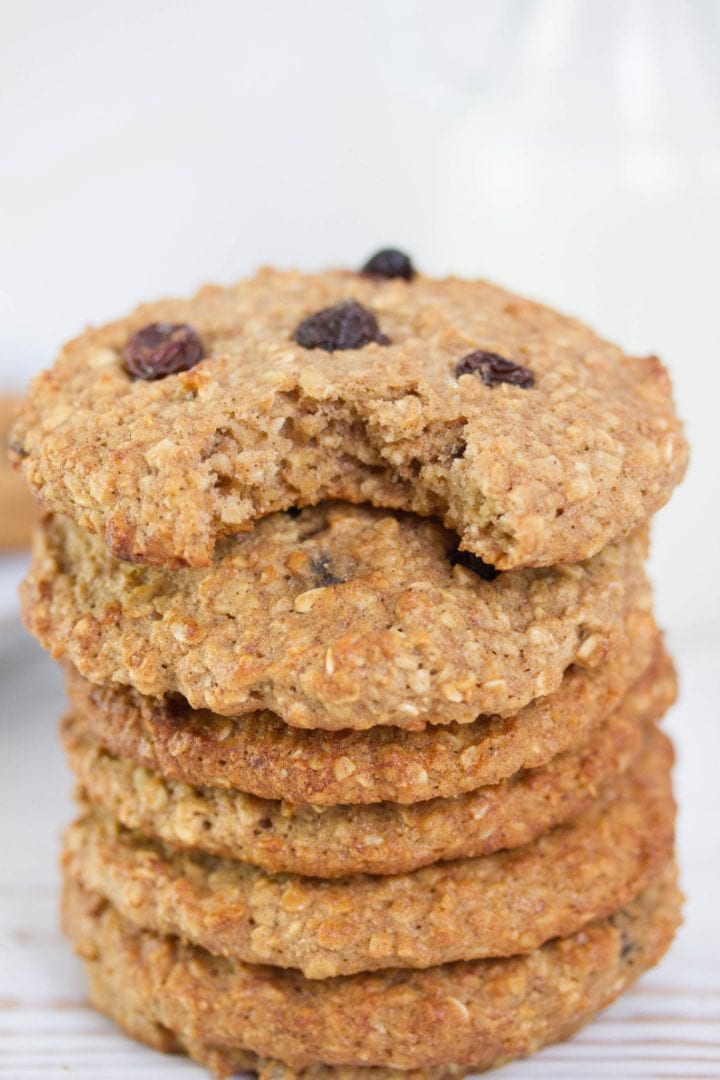 Banana oatmeal cookies - try these delicious gluten free cookies with banana oatmeal and raisins