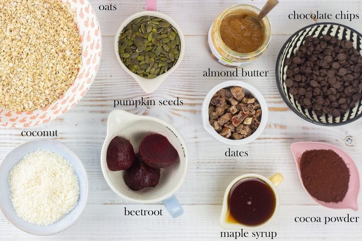 Beetroot bliss balls - make these no bake beetroot and chocolate energy bites as a healthy snack for kids and adults balls - enjoy these healthy energy bites