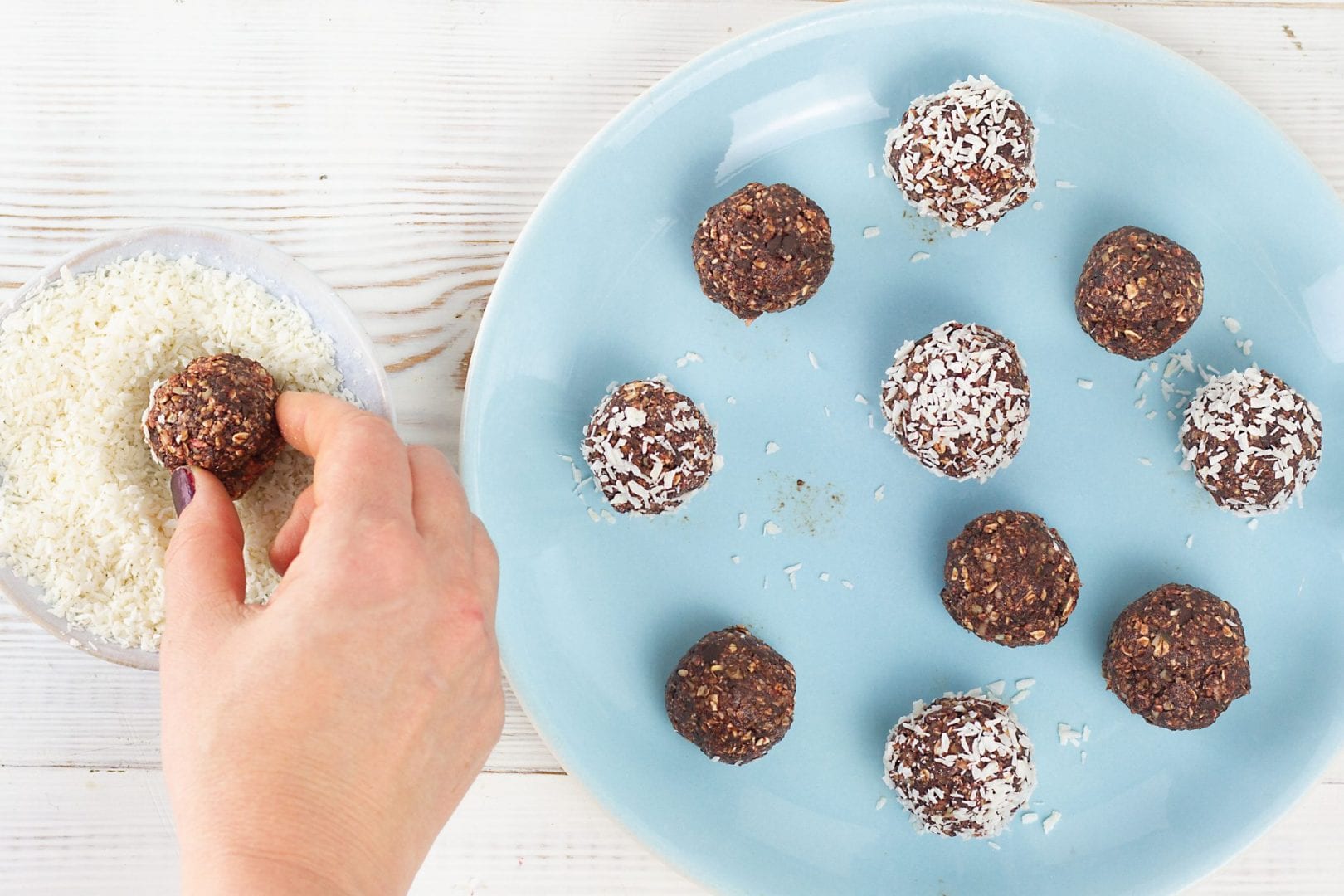 Bliss balls - chocolate and coconut bliss balls - enjoy these healthy energy bites