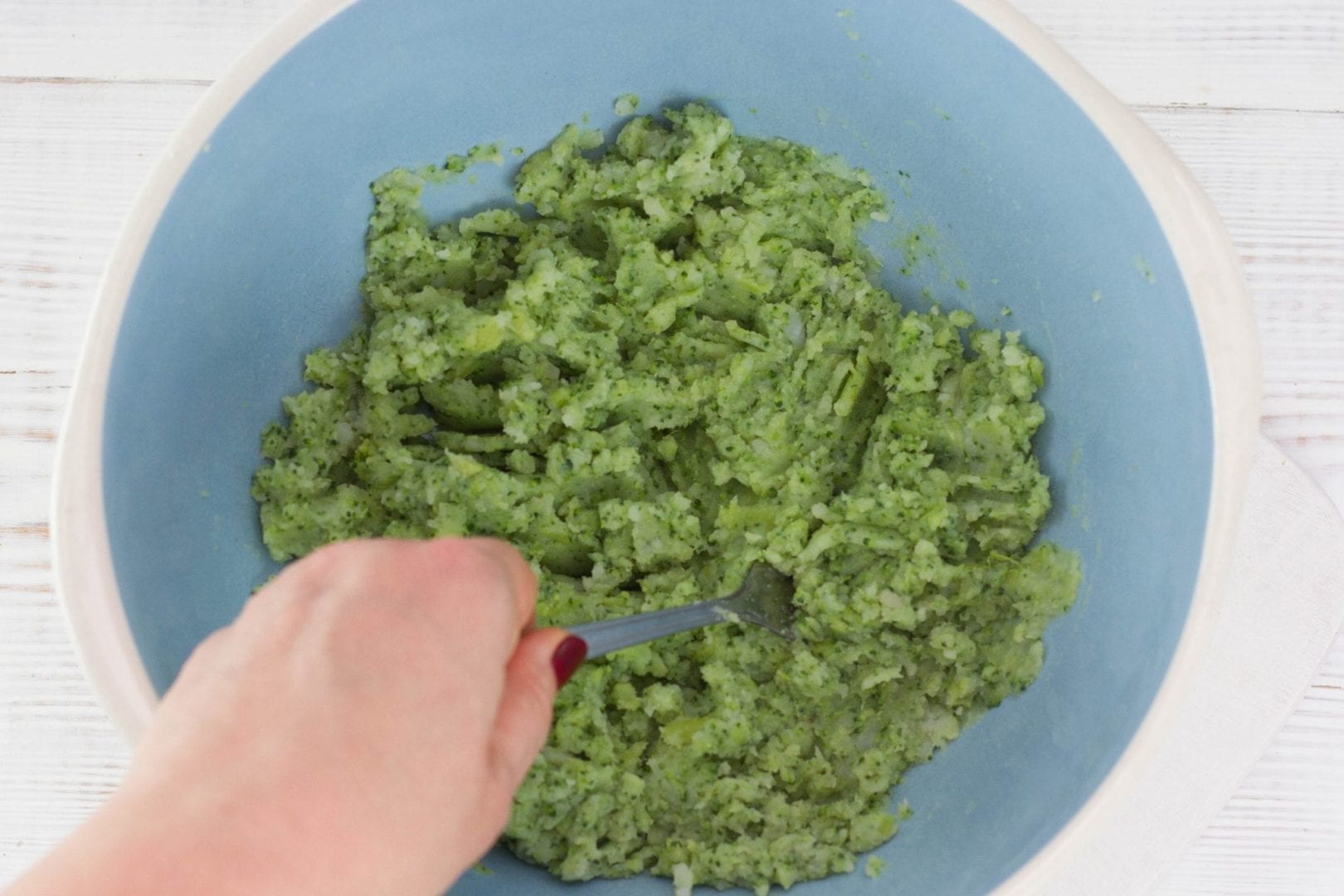 Broccoli tots no breadcrumbs - try these broccoli tater tos as a tasty way to get kids eating greens
