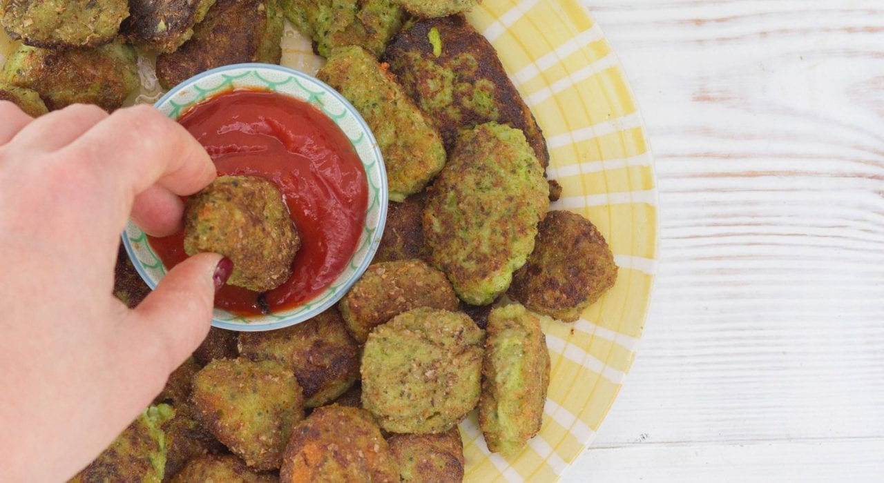 Broccoli tots no breadcrumbs - try these broccoli tater tos as a tasty way to get kids eating greens