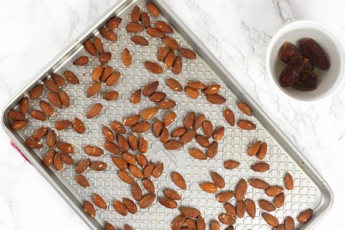 Jam crumble with oats - try these amazing oat crumble bars