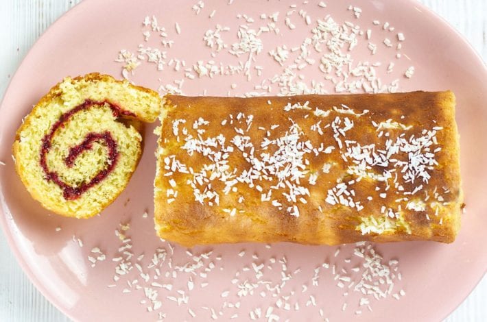 Jam roly poly cake - make this delicious sponge cake