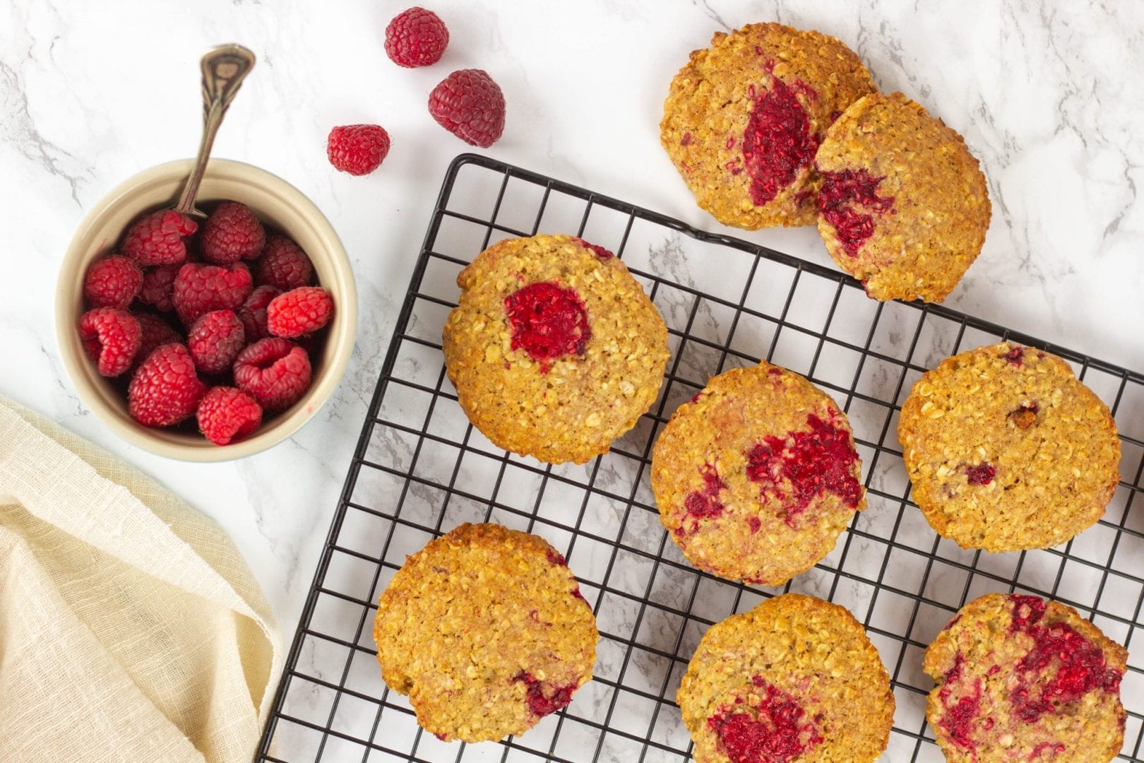 Raspberry cookies - make a healthy kids snack with these raspberry oatmeal cookies