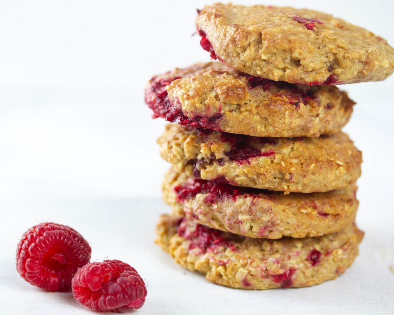 Raspberry cookies - make a healthy kids snack with these raspberry oatmeal cookies