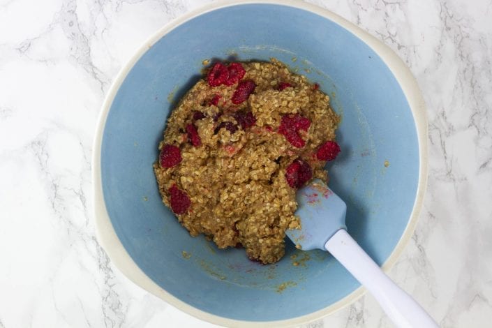 Raspberry cookies - make a healthy kids snack with these raspberry oatmeal cookies
