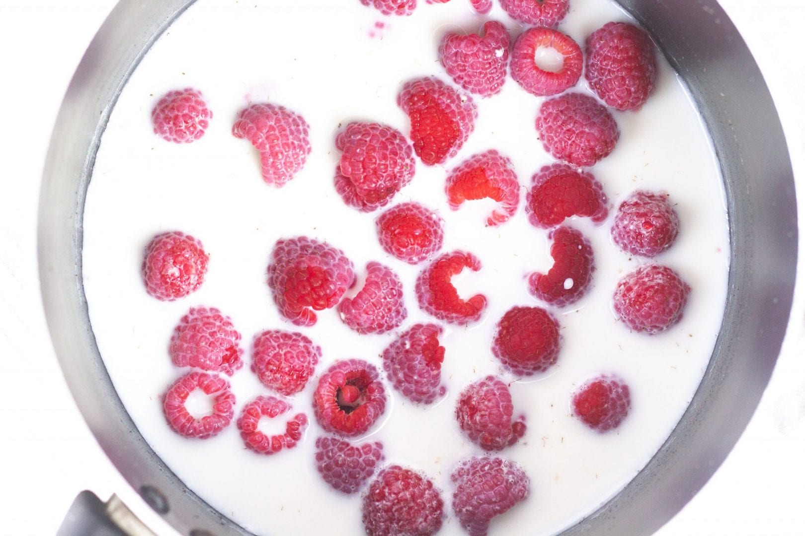 Raspberry gummies - enjoy making these simple homemade raspberry gummies with your kids