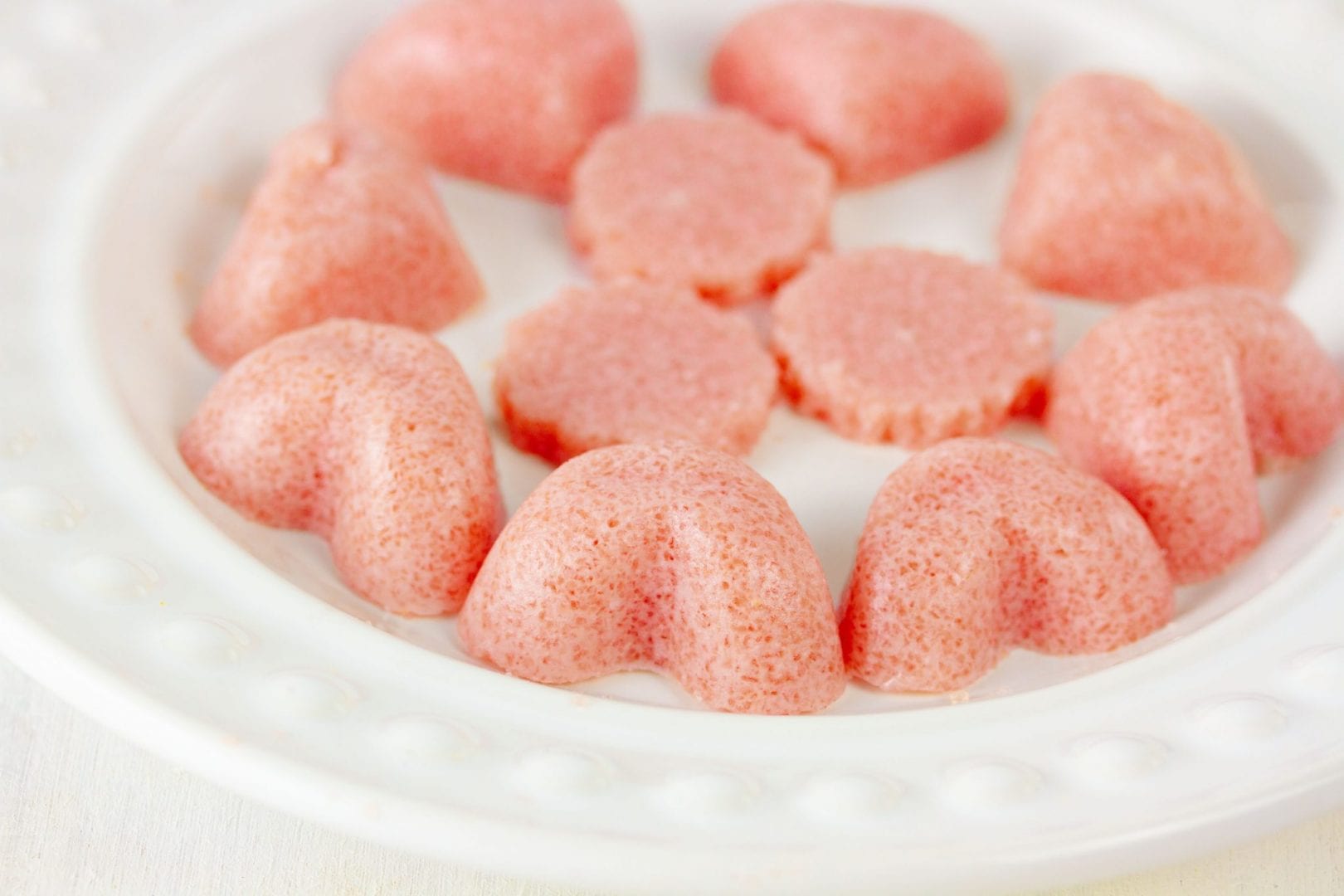 Raspberry gummies - enjoy making these simple homemade raspberry gummies with your kids