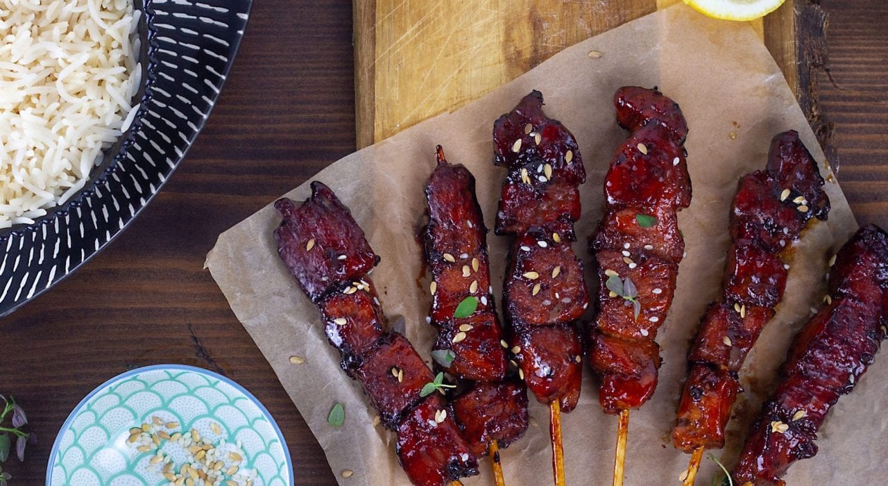 Sticky chicken skewers with honey and lemon