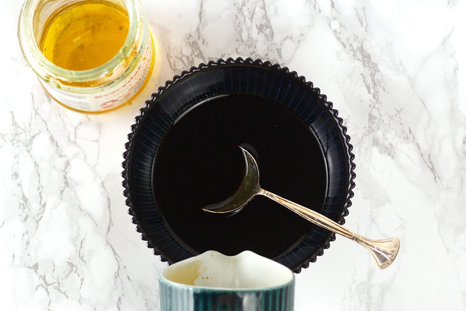 Sticky chicken skewers with honey and lemon