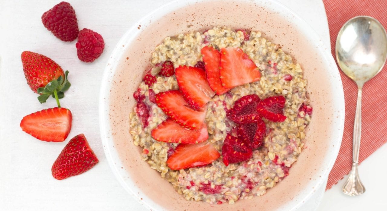 Healthy bircher muesli - try this deliciously healthy bircher muesli made with raspberry strawberries and chia seeds for a healthy breakfast for kids