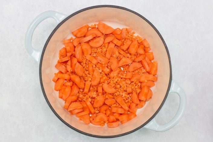 Kids chicken curry - enjoy this mild and creamy chicken curry made with lentils and fresh spices for a great family dinner