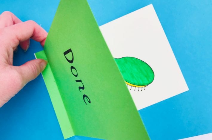 Morning routine board for kids - stay on track in the mornings with this DIY task board