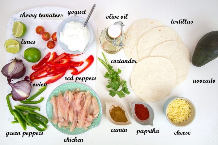 Oven chicken fajitas - make a quick and easy family dinner with these one pan chicken fajitas