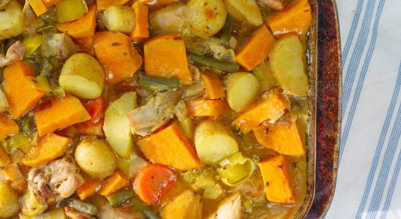 Slow cooker chicken stew - try this delicious recipe for family dinners