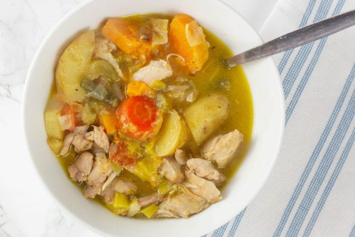 Slow cooker chicken stew - try this delicious recipe for family dinners