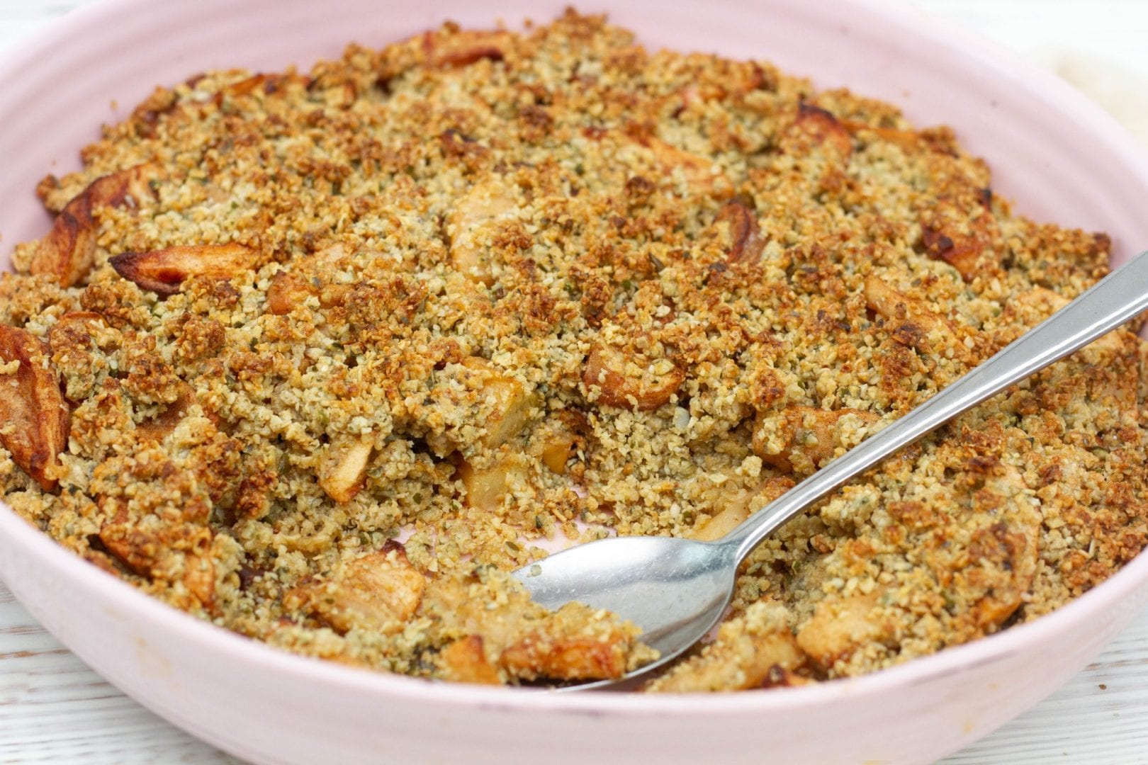 Sugar free apple crumble - healthy apple crisp free from sugar enjoy this vegan apple crumble