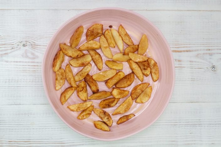 Sugar free apple crumble - healthy apple crisp free from sugar enjoy this vegan apple crumble