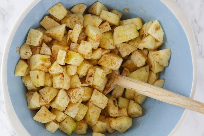 Sugar free apple crumble - healthy apple crisp free from sugar enjoy this vegan apple crumble