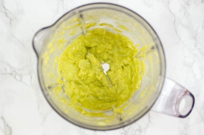 Apple and avocado puree for baby - make this delicious little dish when weaning baby as one of baby's first meals