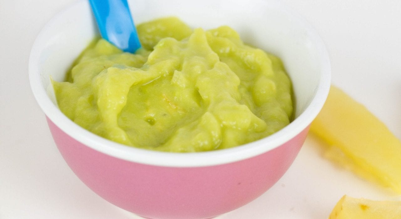 Apple and avocado puree for baby - make this delicious little dish when weaning baby as one of baby's first meals