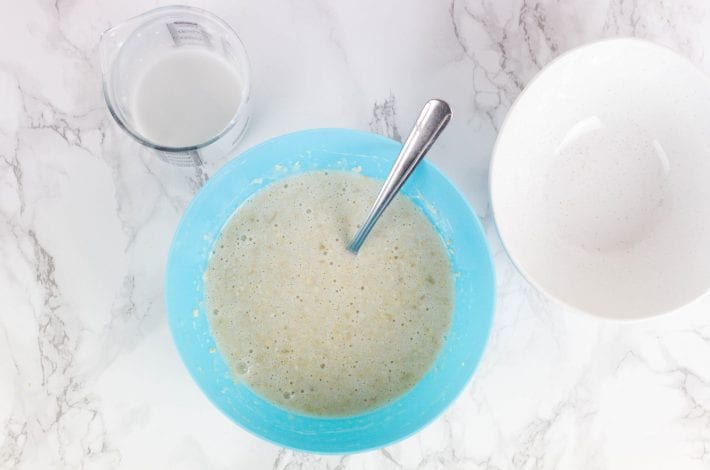 Baby banana pancakes, enjoy these delicious weaning pancakes made with just 3 ingredients. Gluten free, dairy free and added sugar free they are a perfect first food for baby