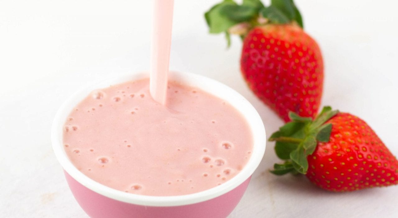 Banana and strawberry puree for baby - make this delicious no cook puree for and instant baby weaning breakfast