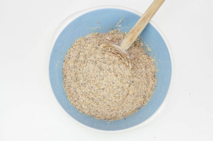 Dairy free banana bread - enjoy this vegan banana bread with is without dairy and without gluten or refined sugars
