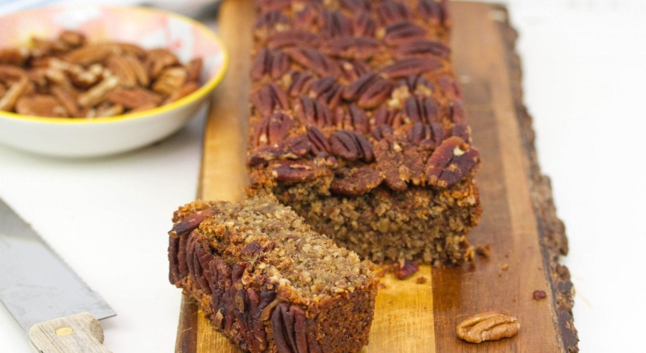 Dairy free banana bread - enjoy this vegan banana bread with is without dairy and without gluten or refined sugars