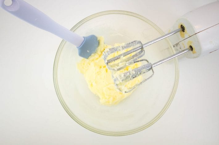 classic lemon drizzle cupcakes - a quick and easy home baking recipe that you can enjoy with the kids to make moist lemon cupcakes
