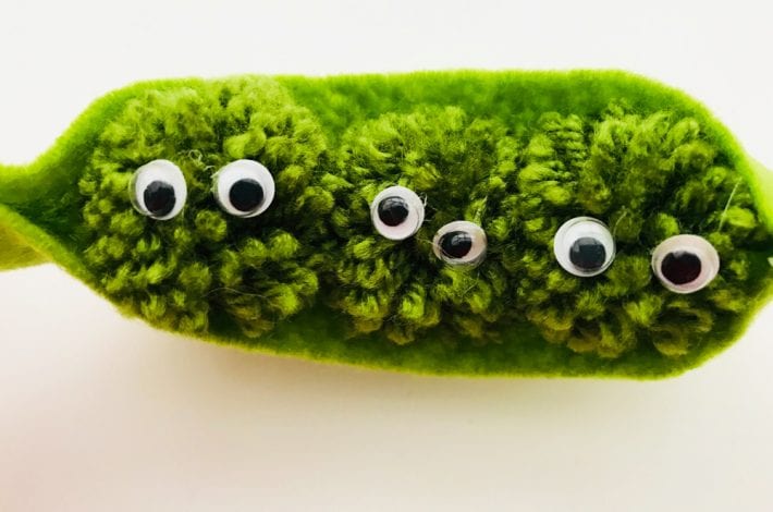 Pom pom peas in a pod - pom pom craft for kids